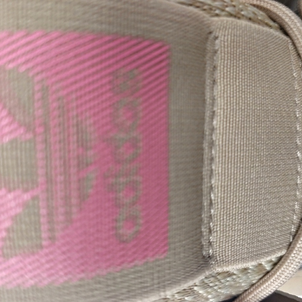 Adidas - Picture 2 of 5